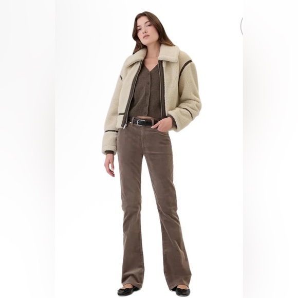 GAP NWT Women's Baby Boot Cut Cords Size 30/10 - Picture 1 of 3